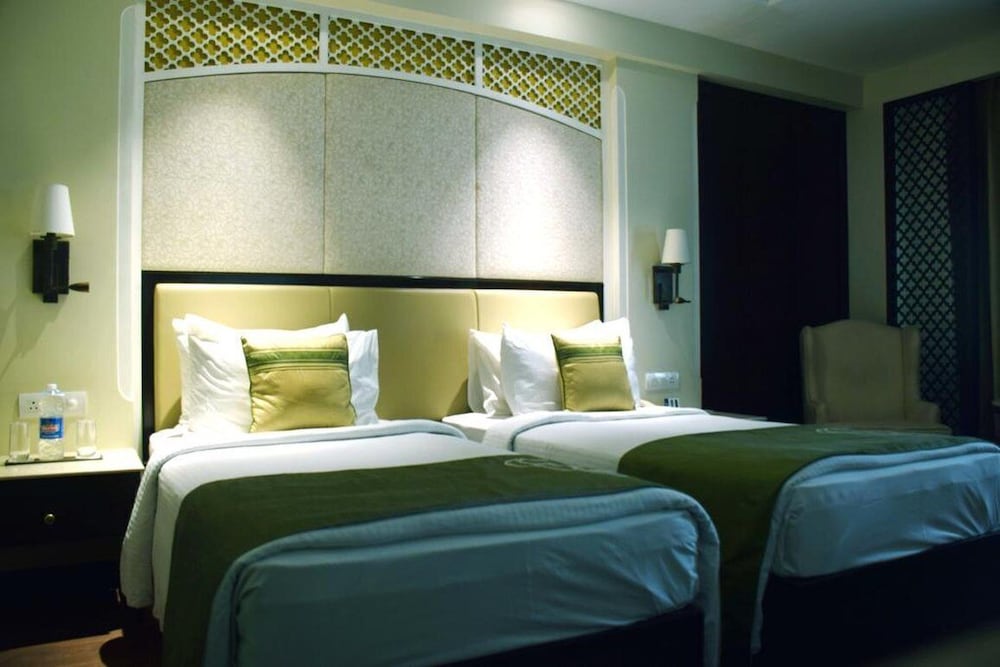 La Place Sarovar Portico Lucknow 19/55