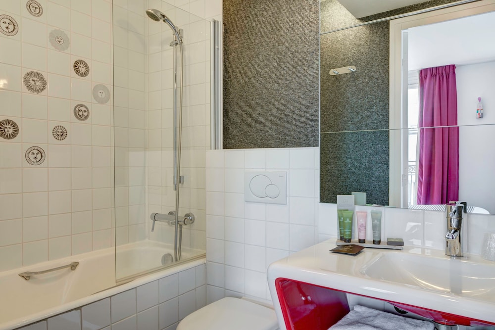 Joyce Hotel Astotel 28/34