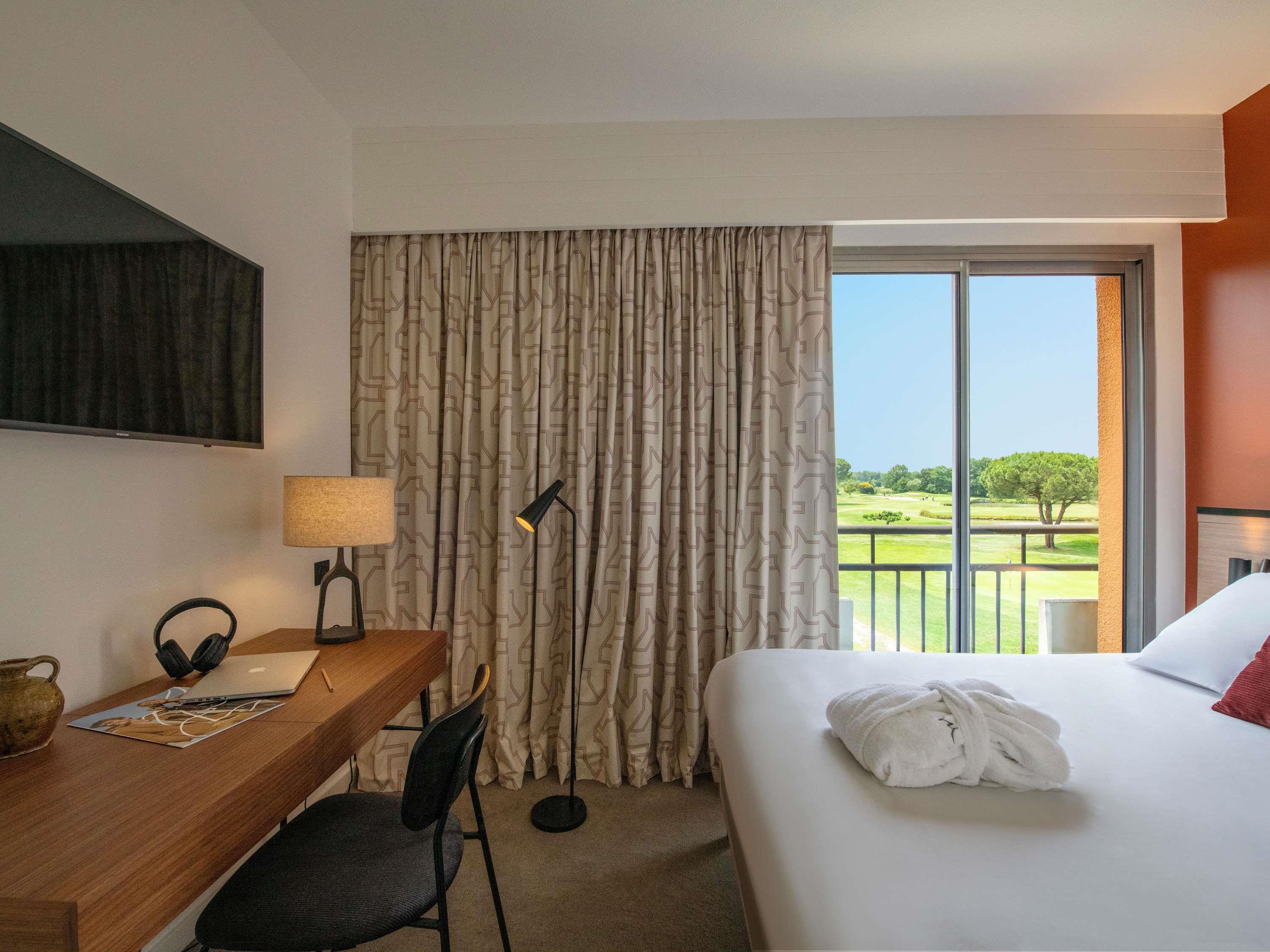 JUNIOR SUITE, 2 DOUBLE BEDS, SOFA