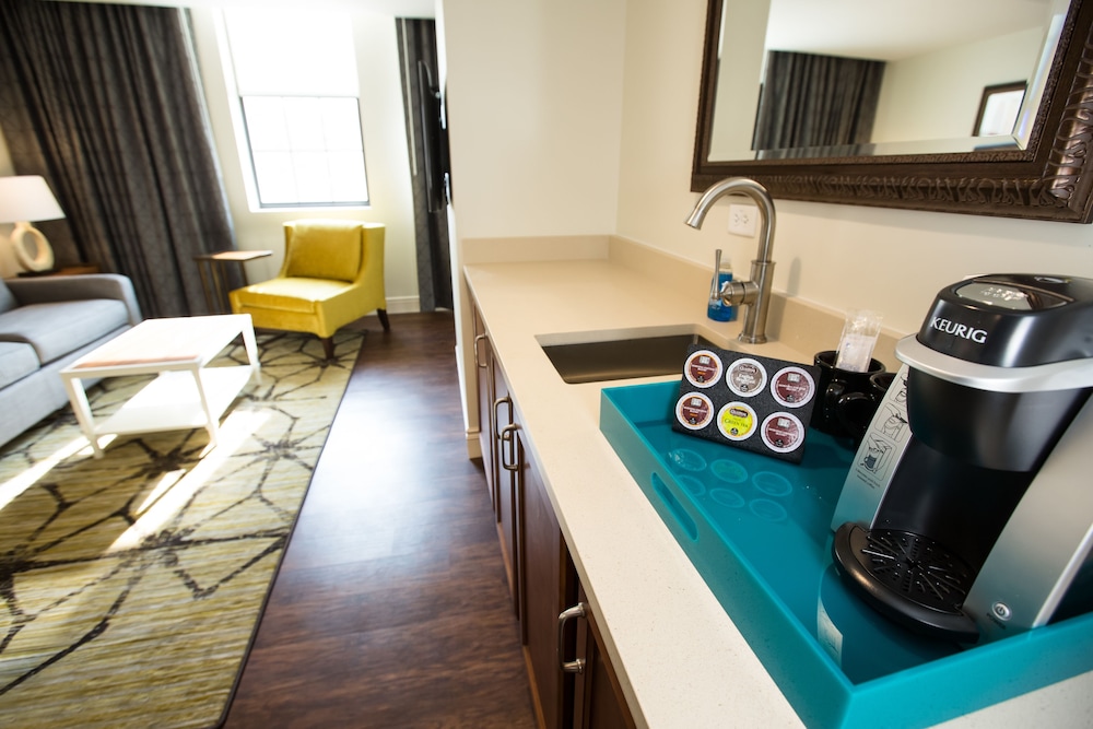 Hotel Indigo Baltimore Downtown 24/70