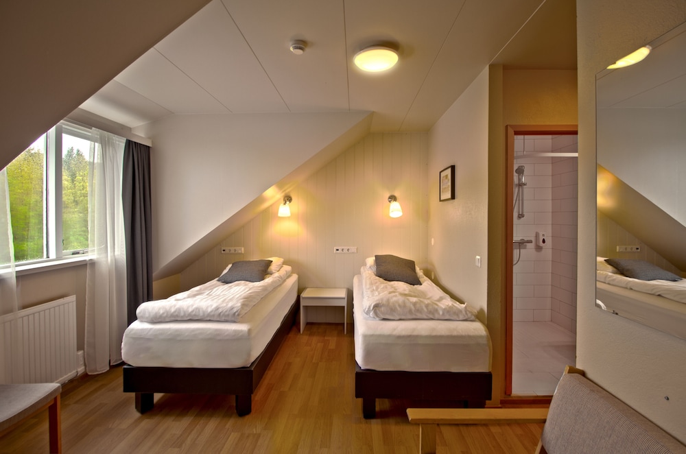 Hotel Breiodalsvik 46/82