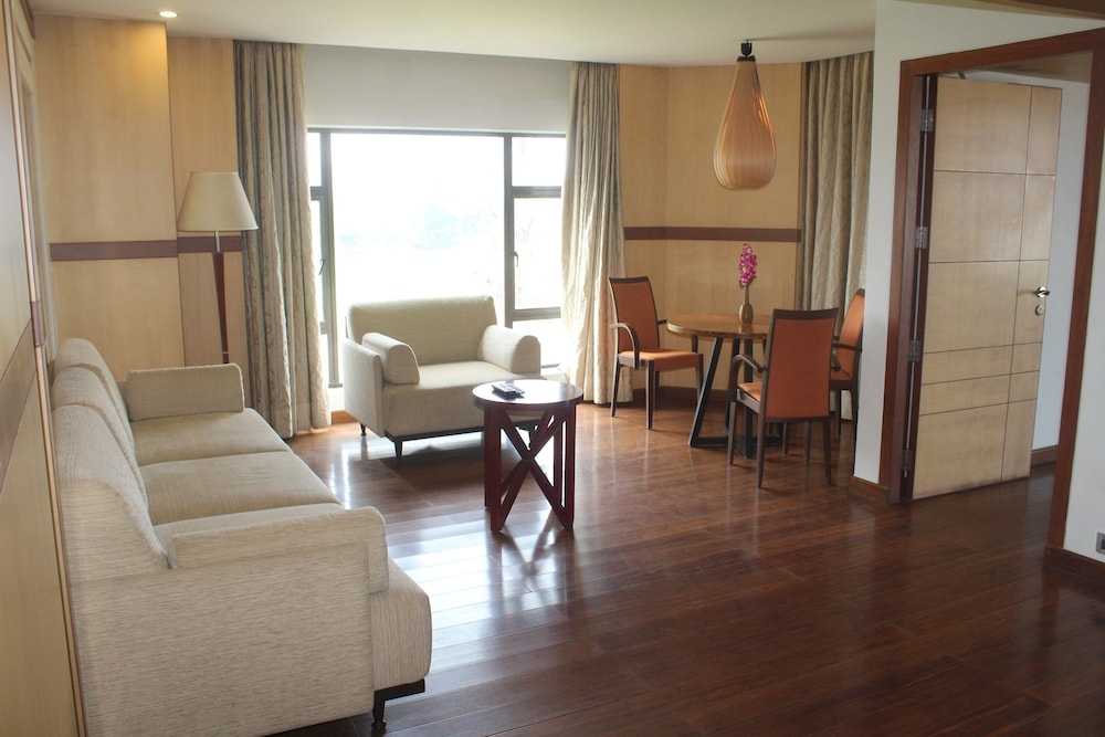 ROYAL ORCHID CENTRAL KIREETI 36/63