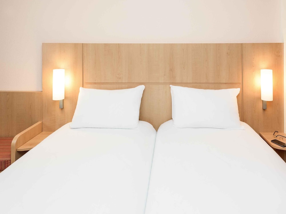 ibis Esch Belval 27/64