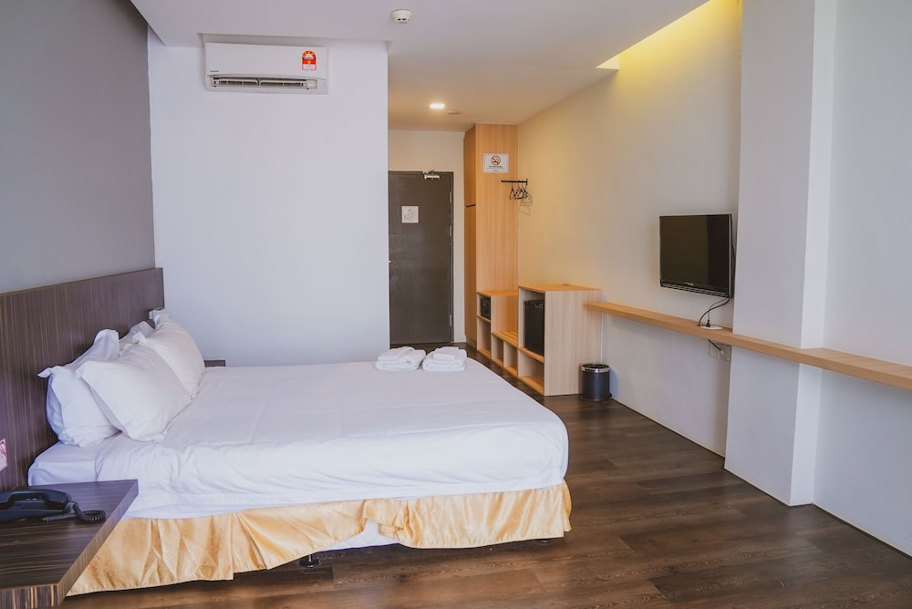 Roxy Hotel Serian 14/40
