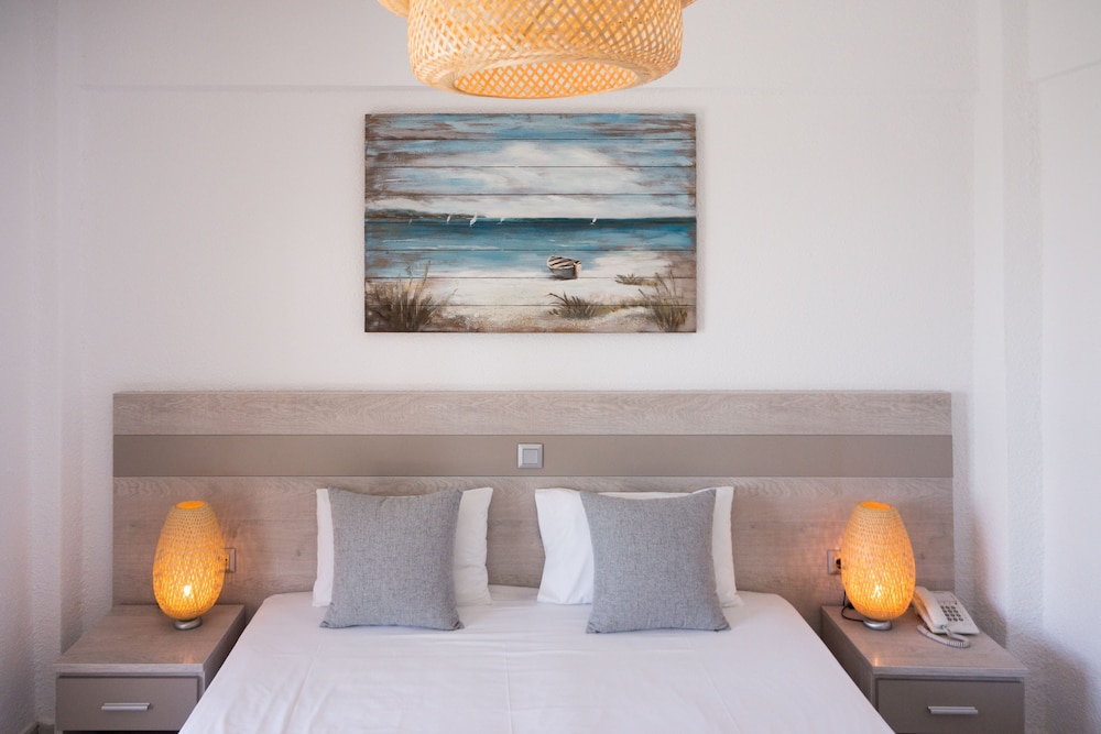 Alkinoos Beach Hotel 8/40