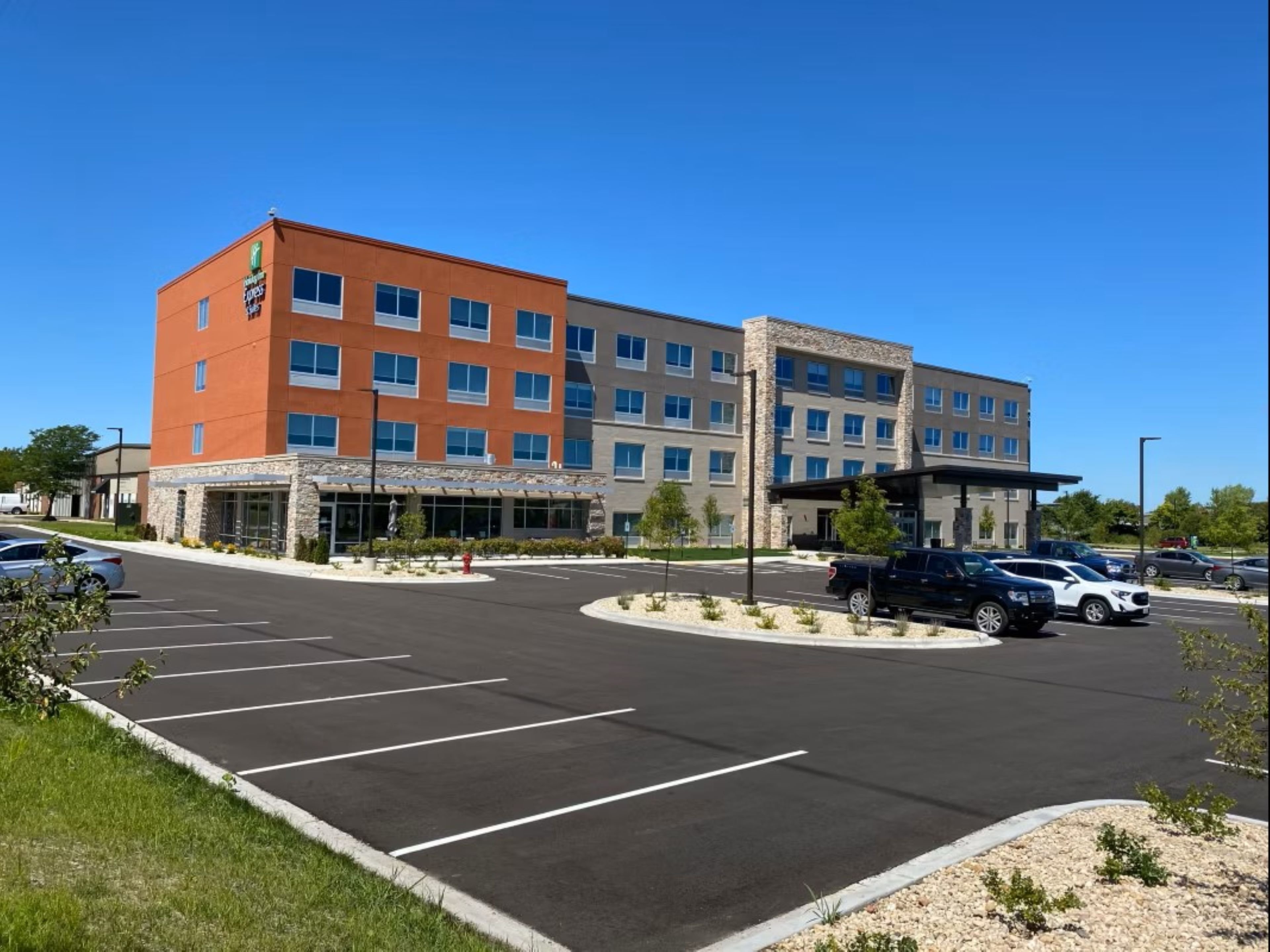 Holiday Inn Express And Suites Madison West Middleton 20/35