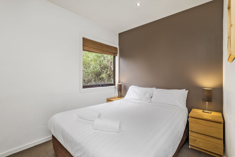 BEACON POINT OCEAN VIEW VILLAS 22/70