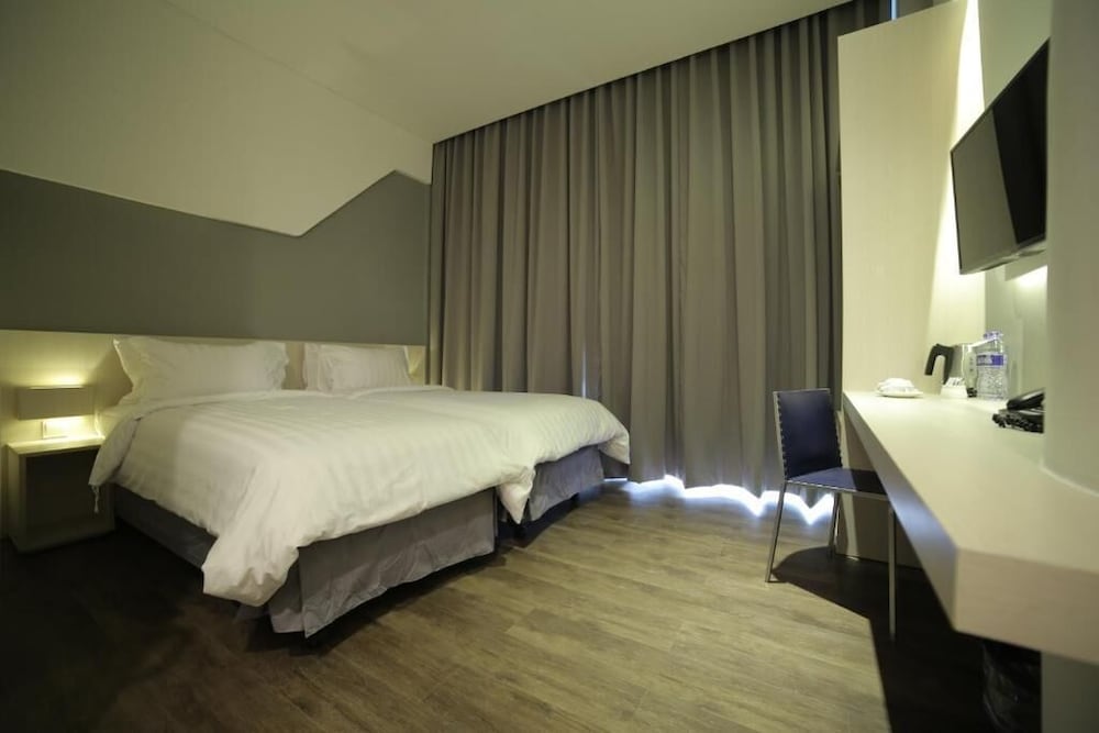 Ozone Hotel Pantai Indah Kapuk 16/25