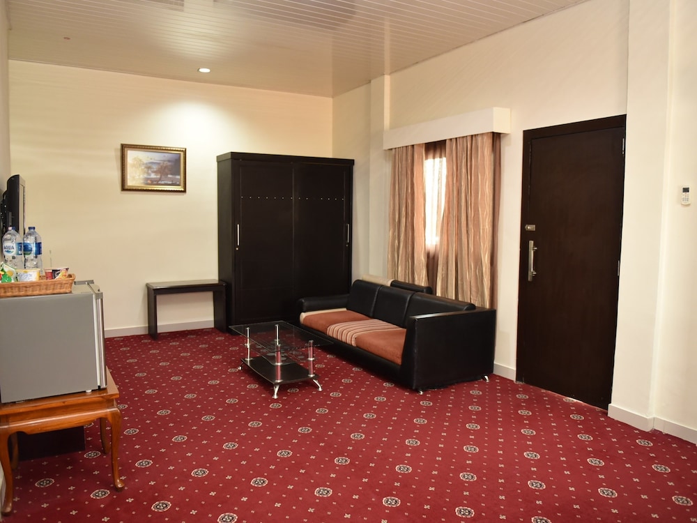 Grand Sari Hotel Padang 20/28