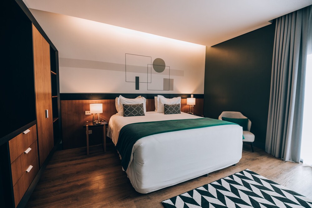 DELUXE, SUITE
