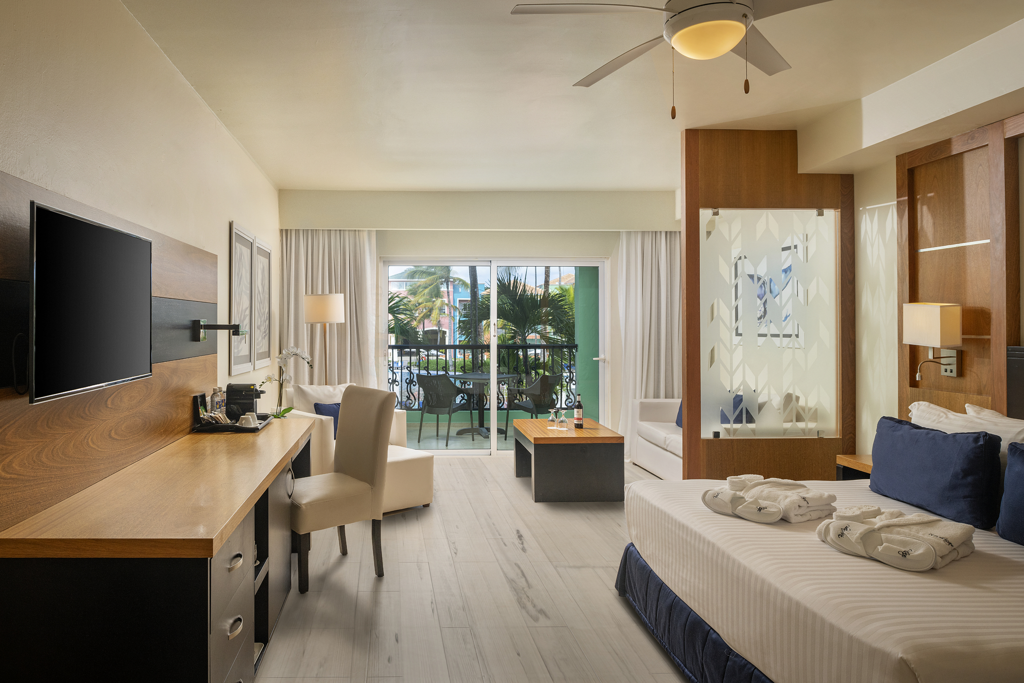 JUNIOR SUITE, PRIVILEGE, POOL VIEW