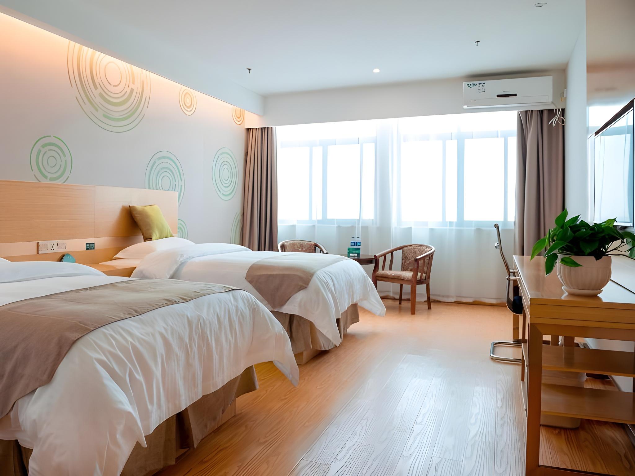 ROOM, TWIN BEDS