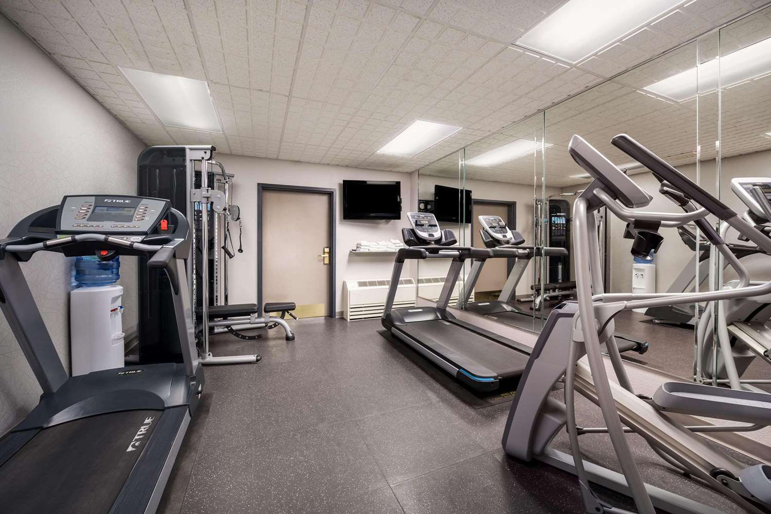 Country Inn Suites By Radisson Freeport Il 16/27