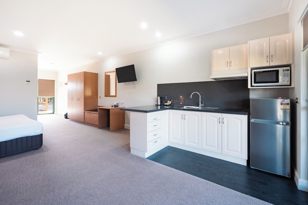 Yarrawonga Mulwala Golf Club Resort 10/86