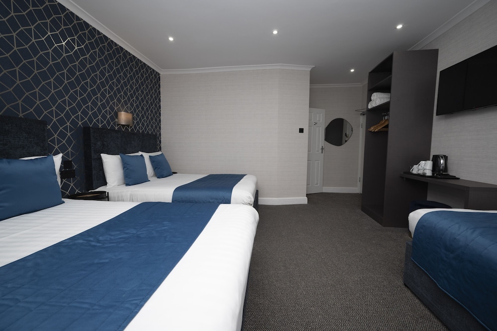 MENTONE HOTEL 21/78