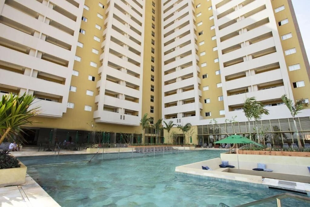 Hot Beach Suites 4/50