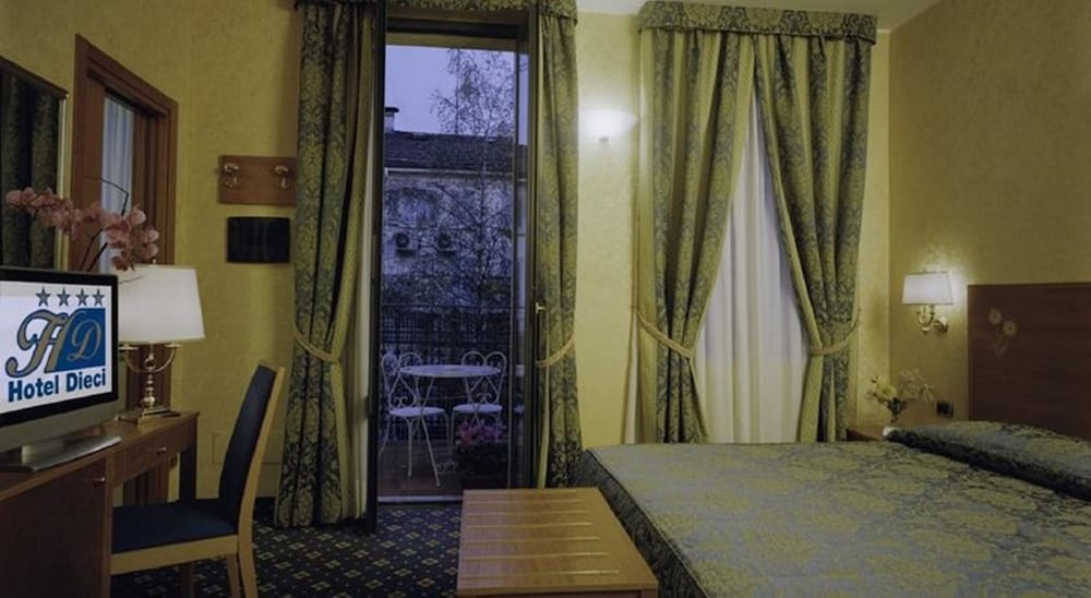 Hotel Dieci 33/66