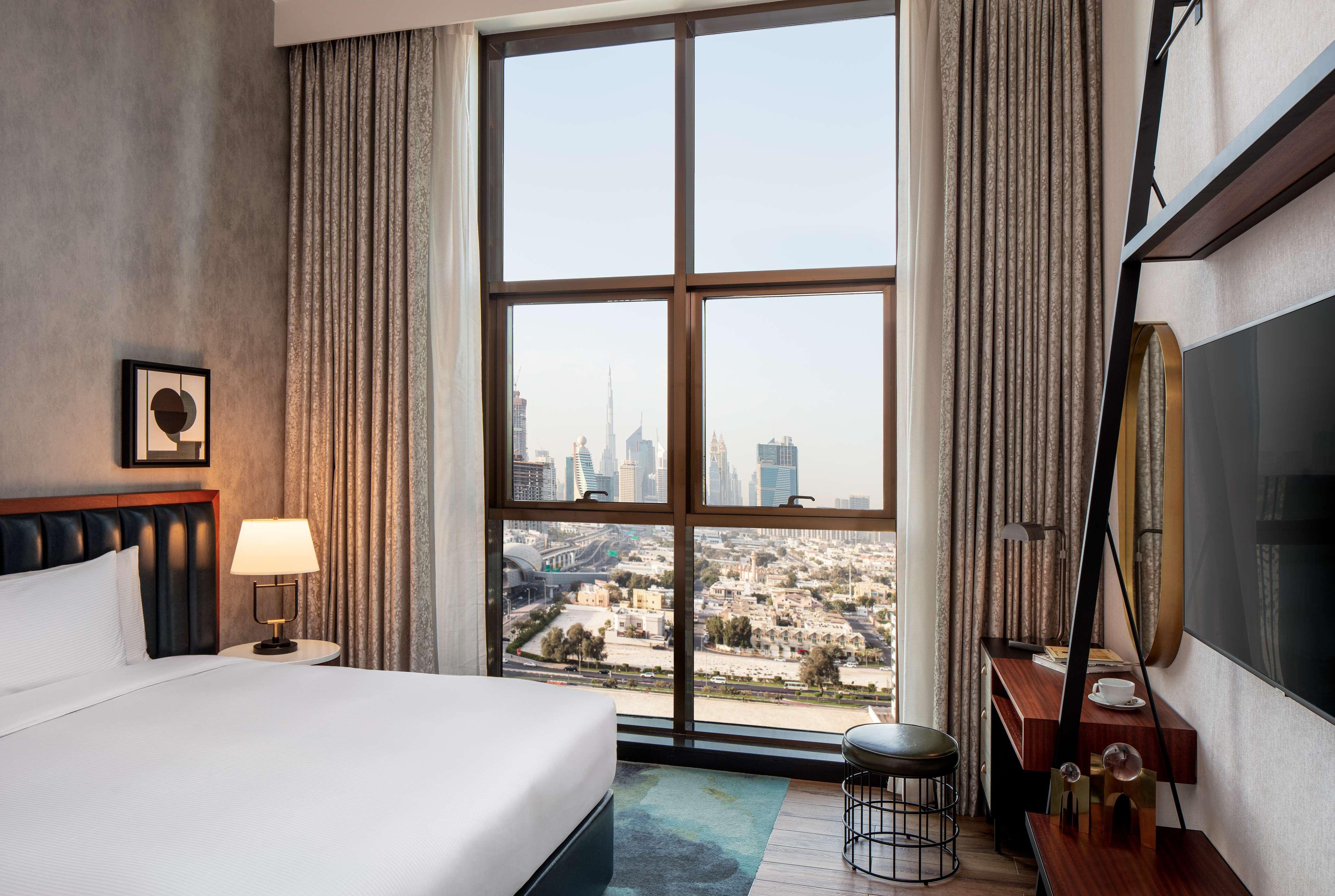 3 BEDROOMS, FAMILY SUITE, BURJ VIEW, BALCONY, KITCHEN