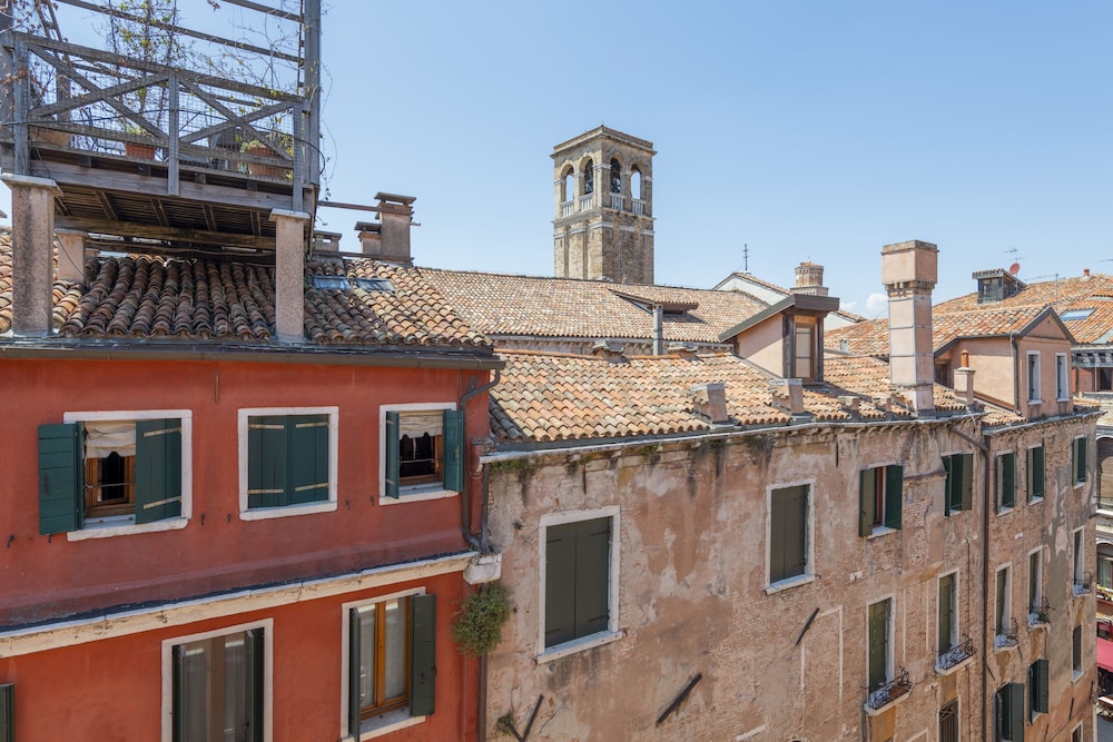 H10 Palazzo Canova 71/75