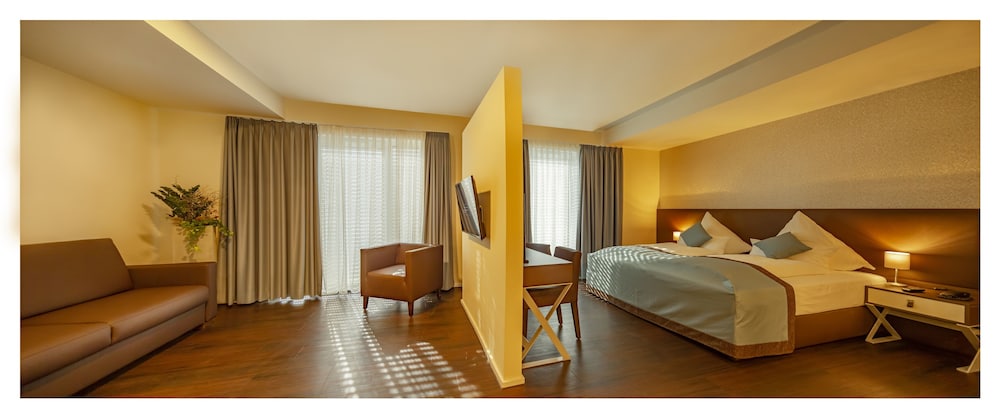 Trip Inn Conference Hotel & Suites 42/54