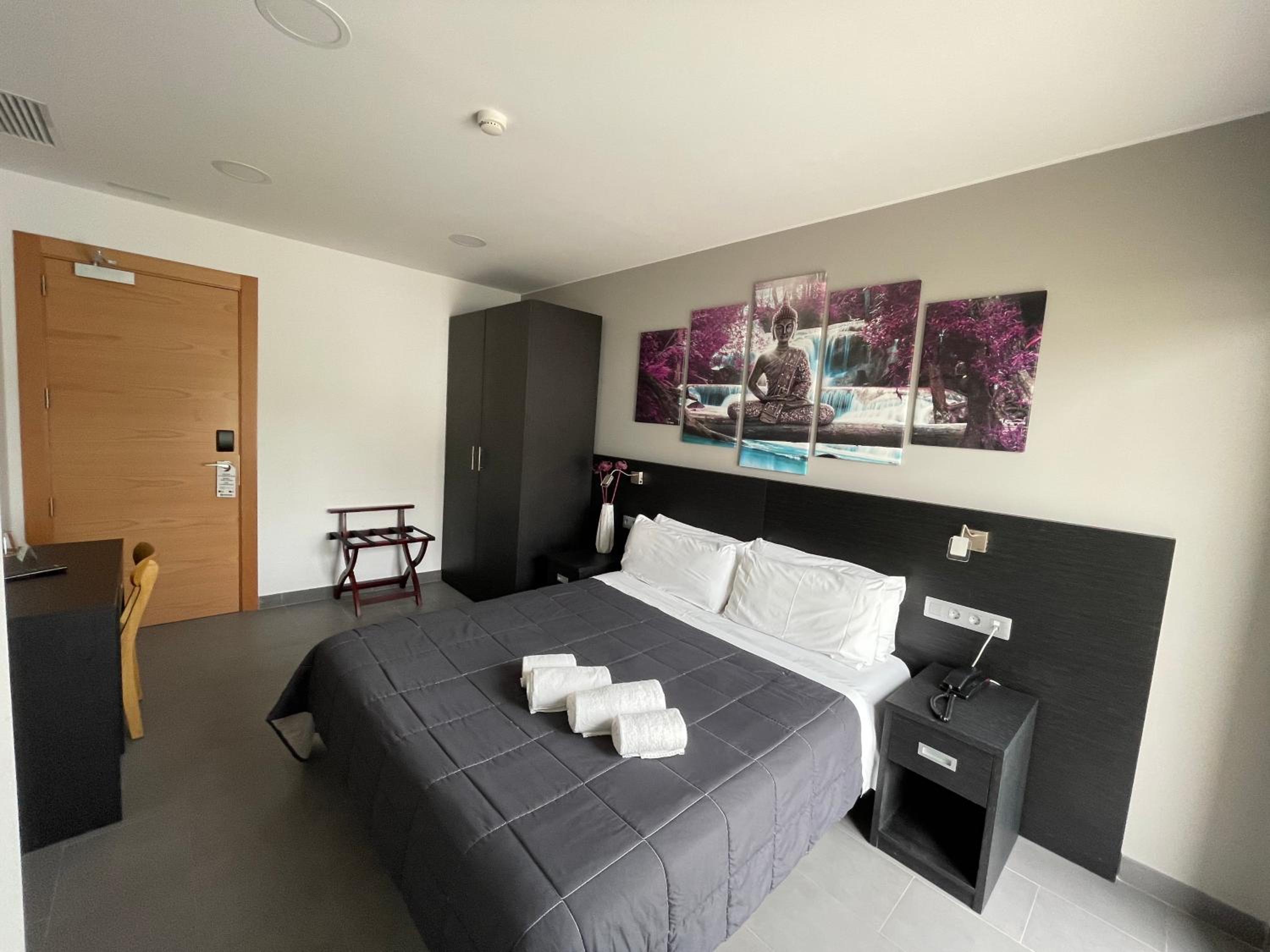 6 Bis HOTEL 32/58