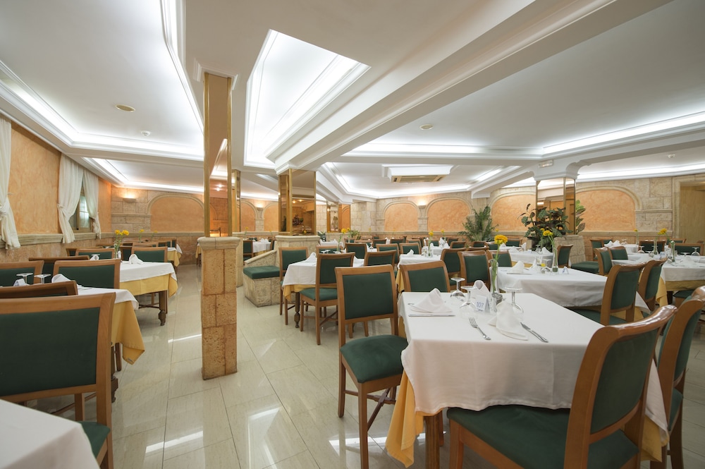 Venecia Hotel 48/64