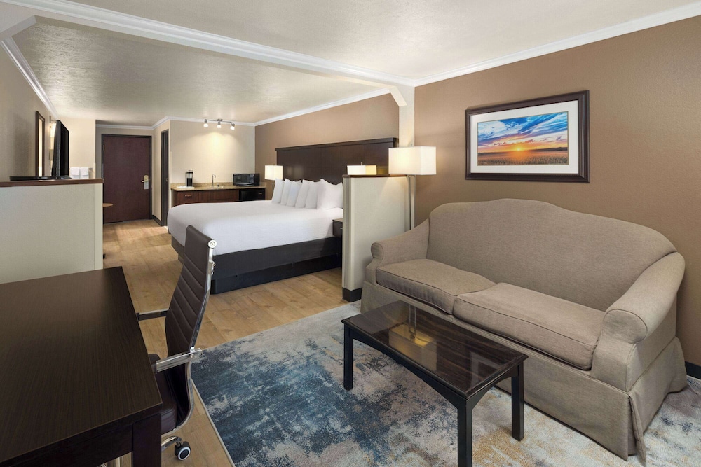 Ramada By Wyndham Moses Lake 38/54