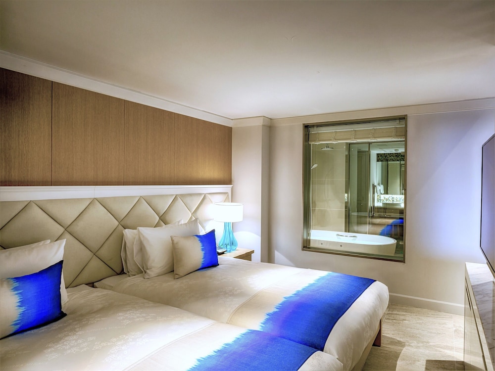 Deluxe, Twin Beds