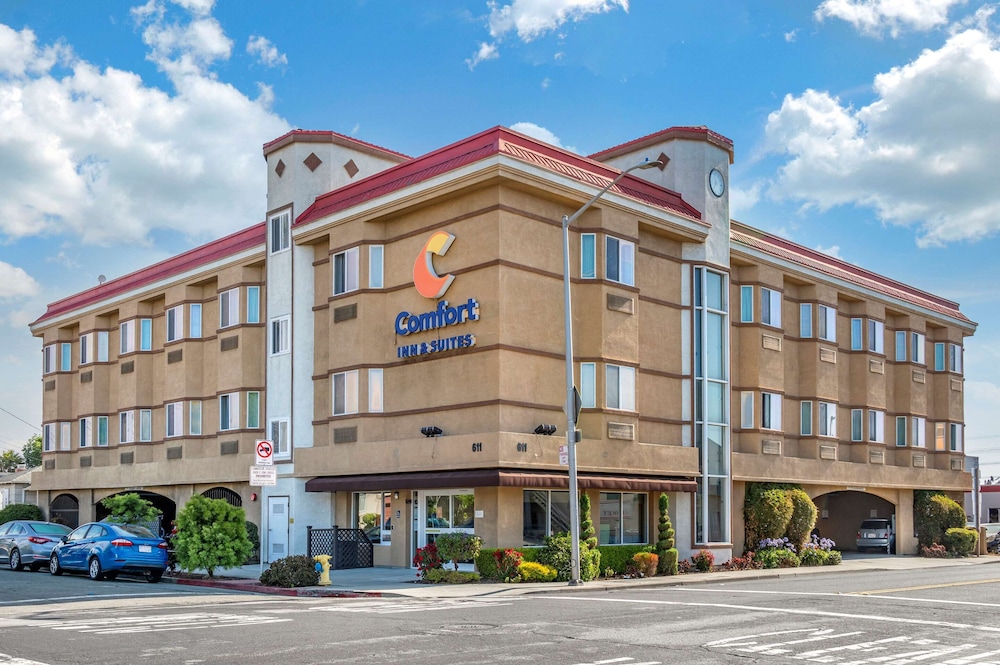 The Atrium Hotel 1/37