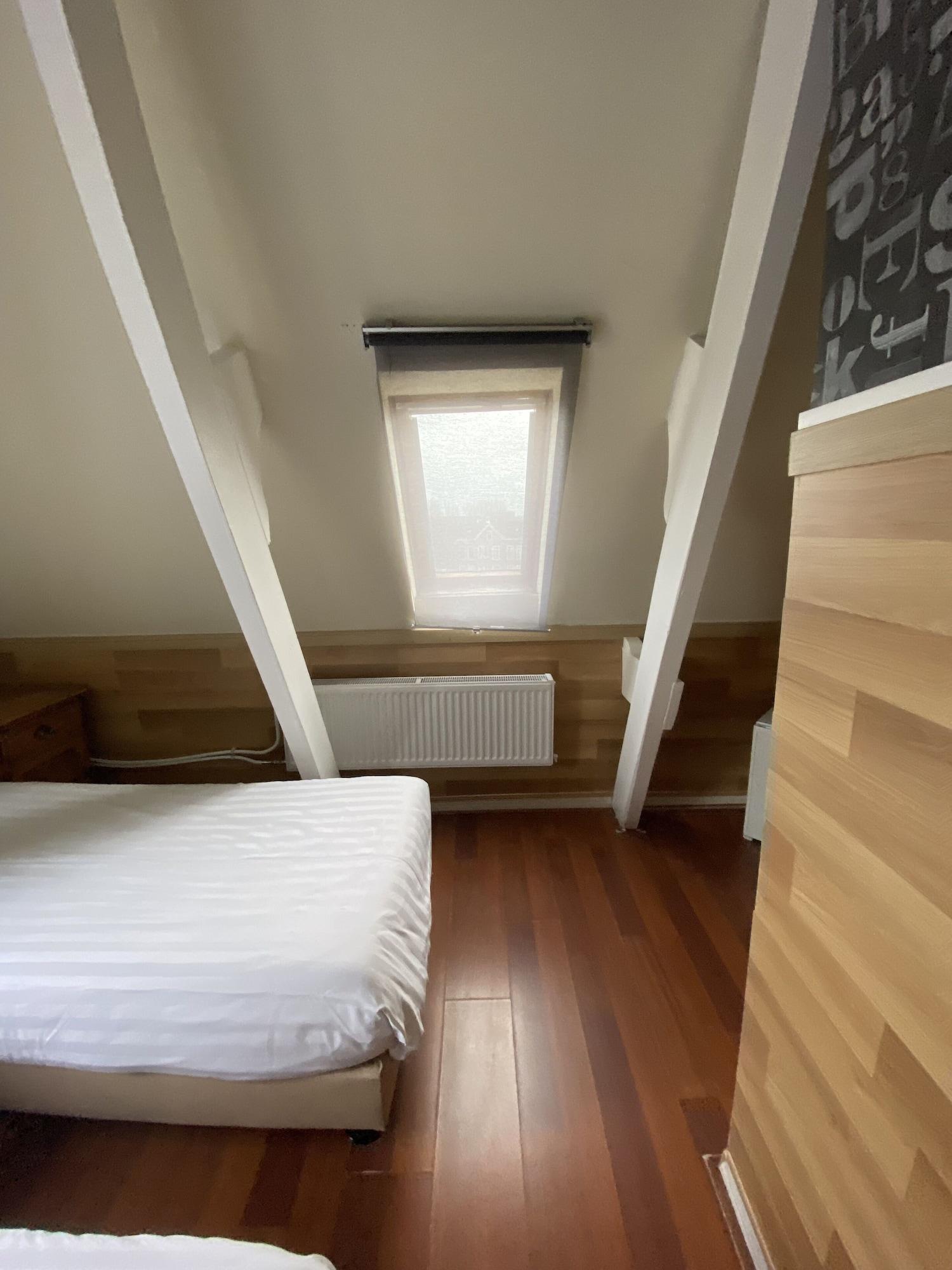 Hotel Isis 15/50