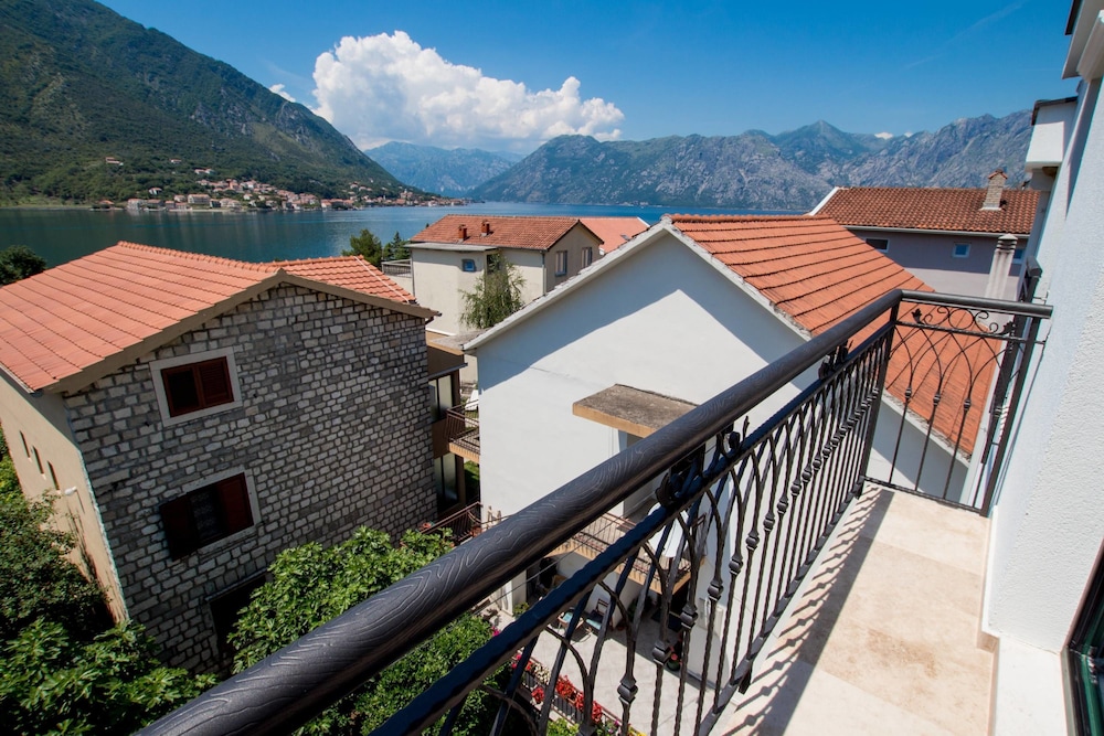 Hotel Alkima 3/50