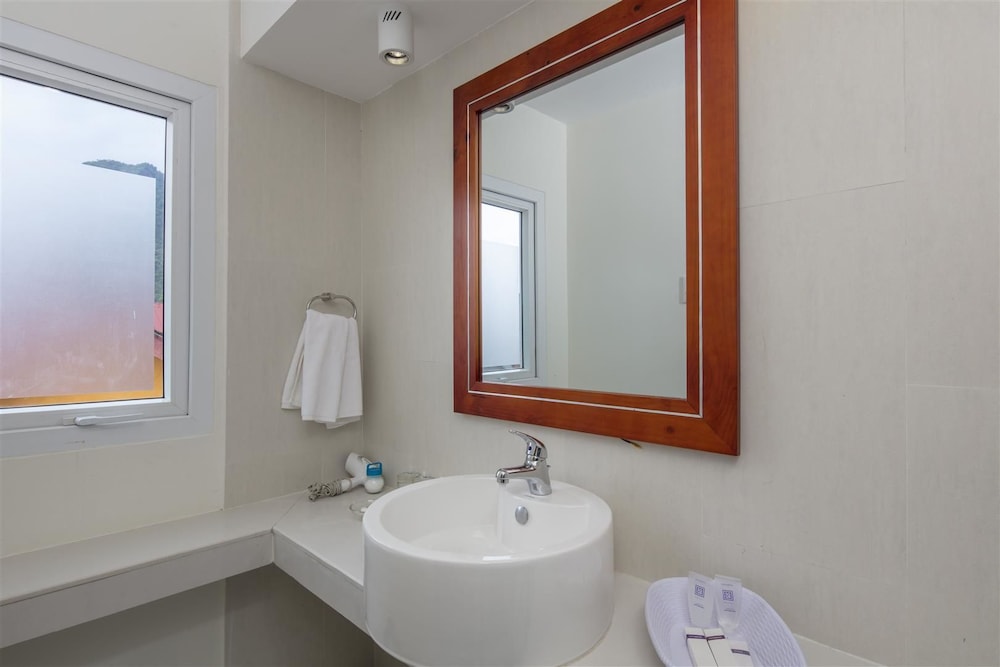 Sai Gon Phong Nha Hotel 25/28
