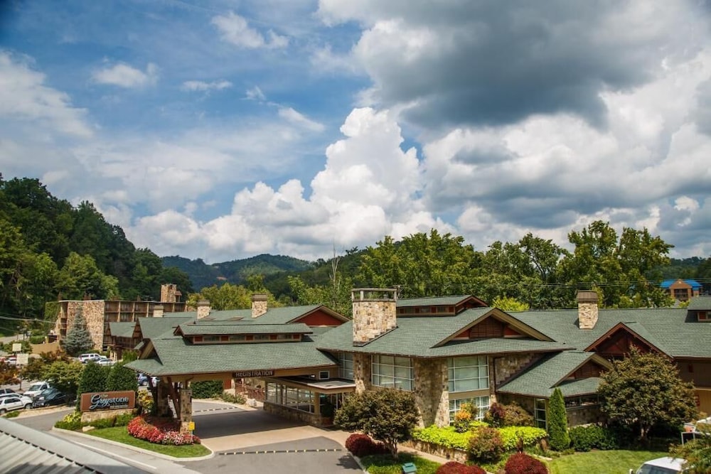 The Greystone Lodge on the River 6/50