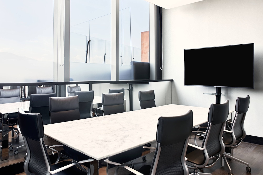 AC Hotel Santiago Costanera Center 55/65
