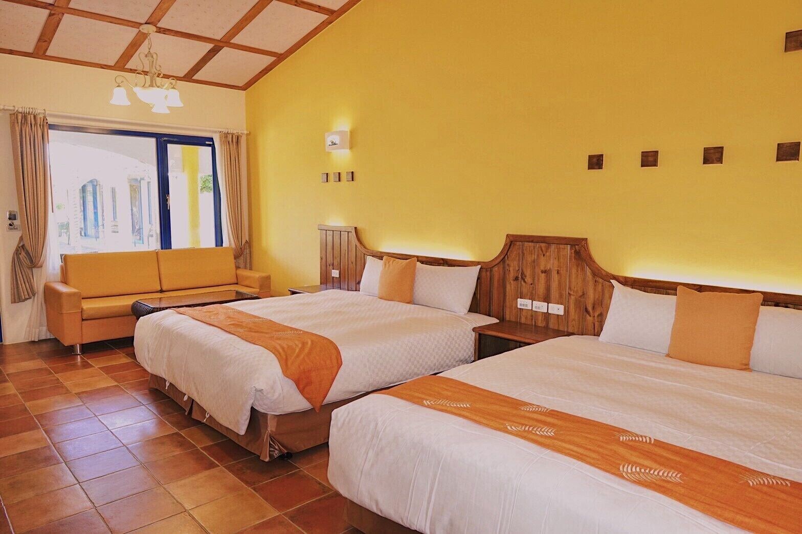 1 BEDROOM, QUADRUPLE