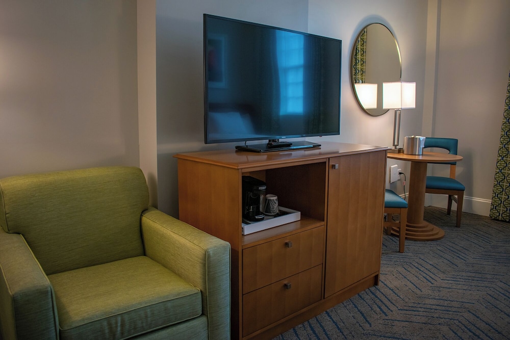 Centennial Plaza Resort Gulfport 37/50