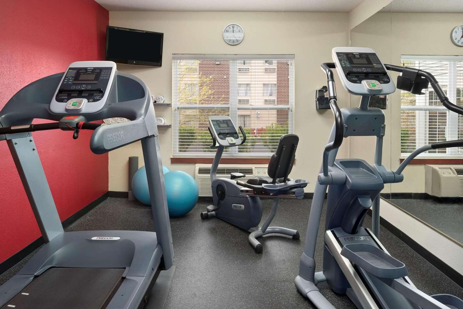 Country Inn and Suites by Radisson Stevens Point WI 5/21