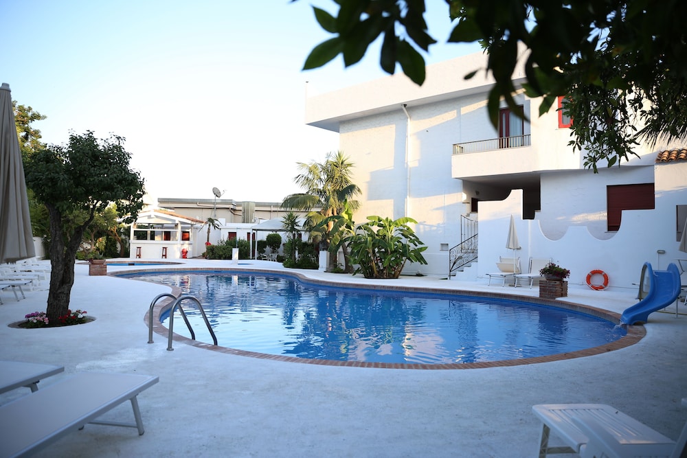 Assinos Palace Hotel 26/28
