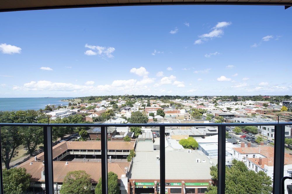 Oaks R Suites Geelong 46/50