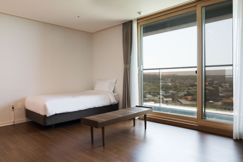 Lemain Hotel 9/32