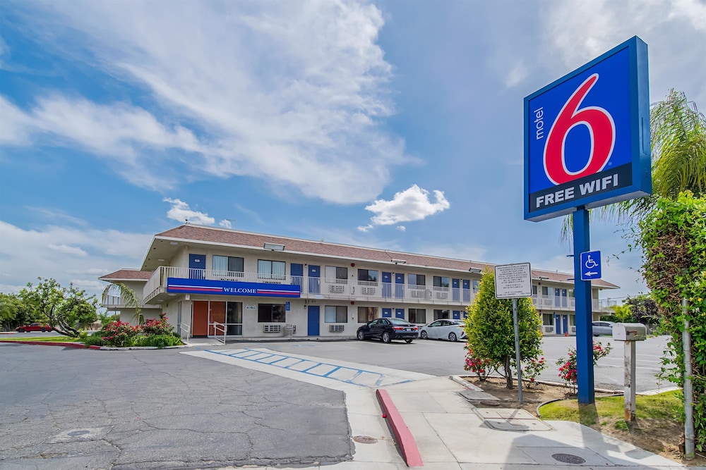 Motel6 Bakersfield, CA - Airport 54/63