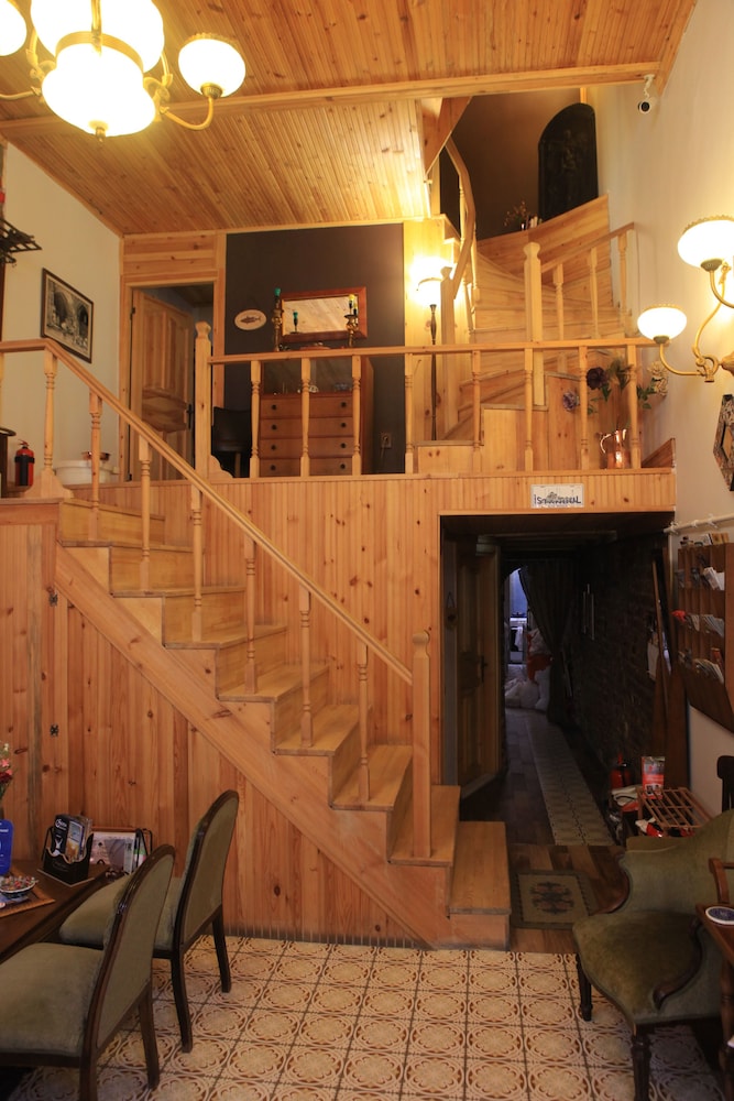 Tom Square Boutique Hotel 24/50