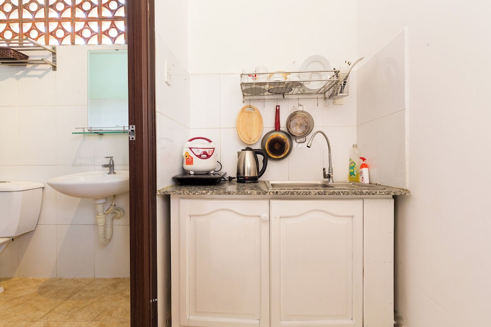 Halo Serviced Apartment 50/50