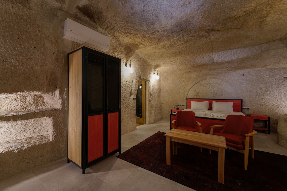 The Niche Cave Hotel +12 Adult 6/50