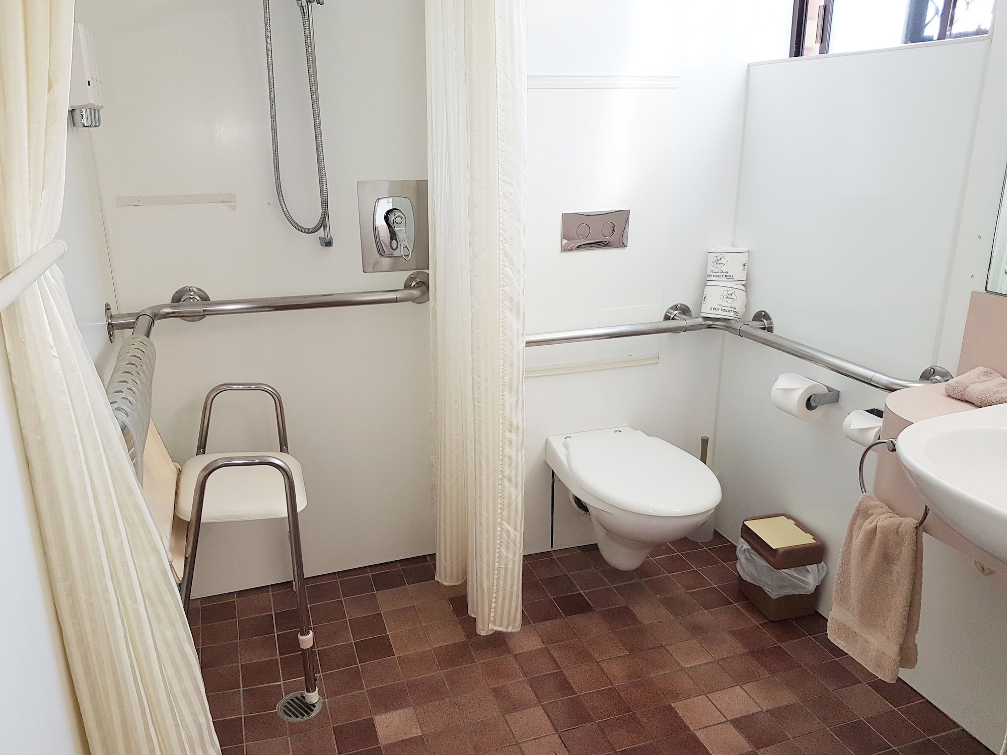 1 BEDROOM, STANDARD, TWIN BEDS, ACCESSIBLE