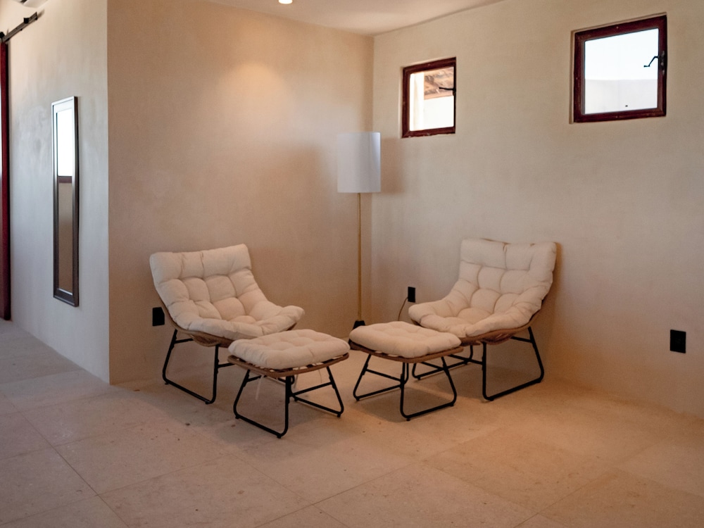 Beachfront Hotel Boutique DK 26/50