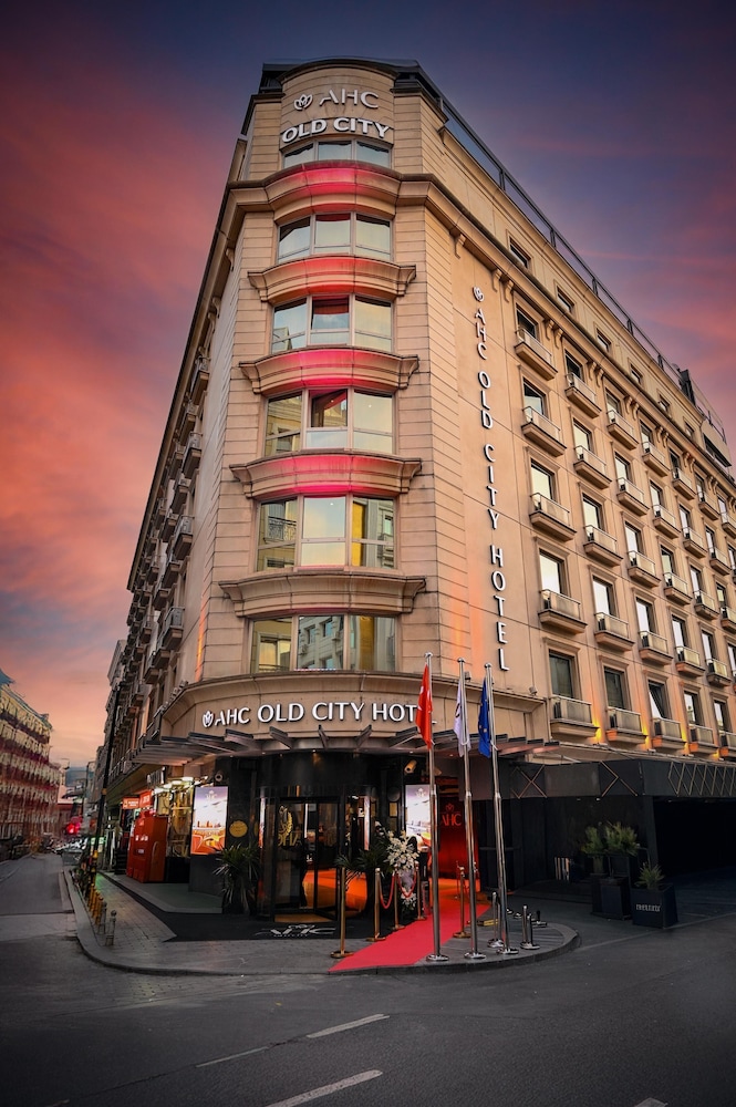 AHC Old City Hotel 67/70