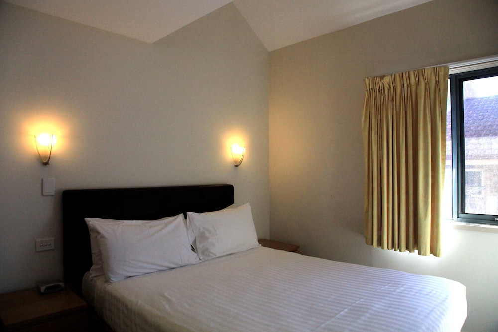 2 BEDROOMS, FAMILY, APARTMENT