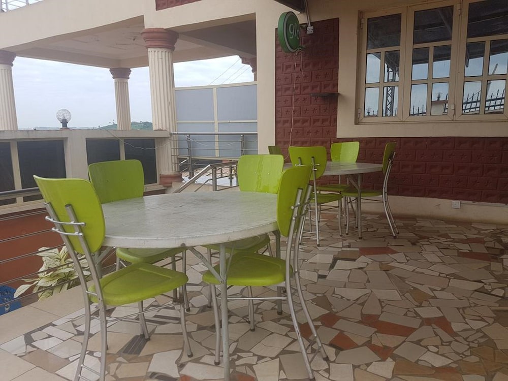 Hallmark Suites - Abeokuta 13/18