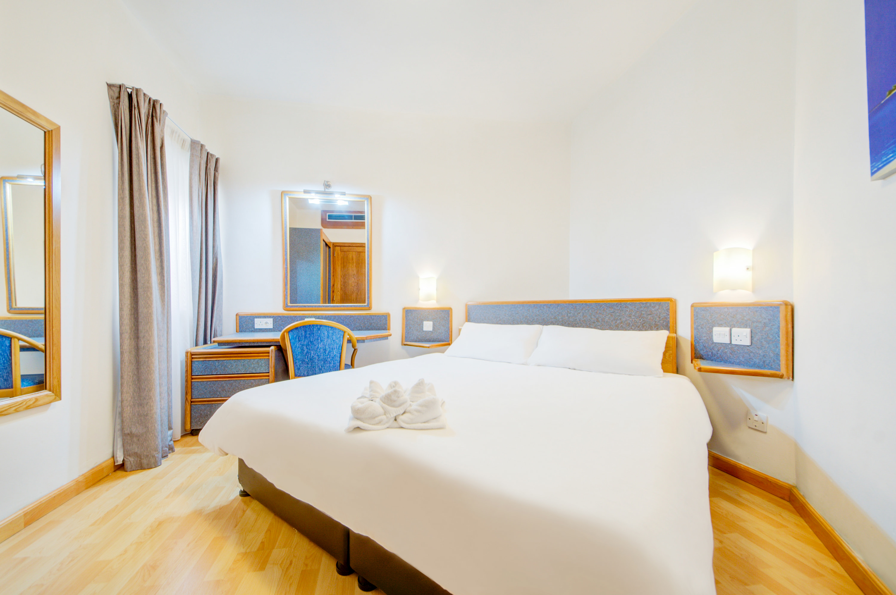 2 Bedrooms, Apartment, Land View